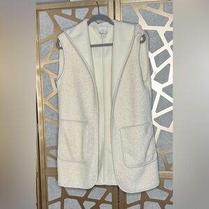 Joie Sherpa Fleece Hooded Vest in a cream/ivory color